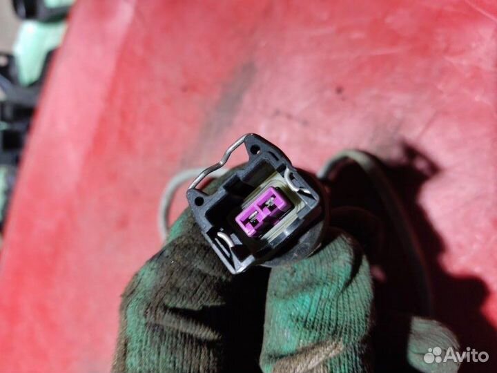 Ручка внешняя передняя правая Audi 100 C4 седан