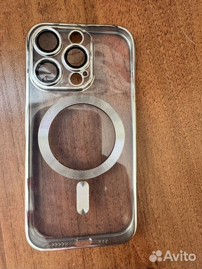 Чехлы и стекло на iPhone 14 pro