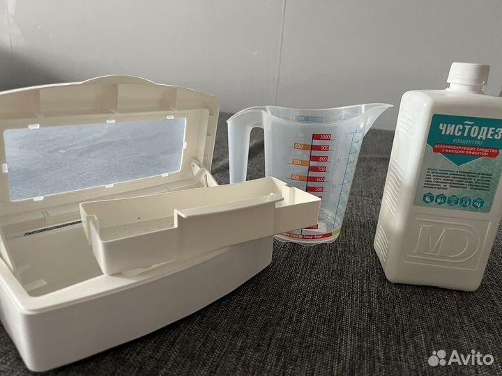 Контейнер для инструментов маникюра