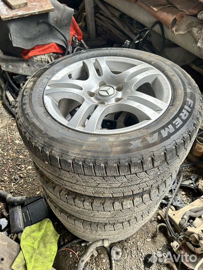 Колеса Mercedes 215/60 R16 Зима