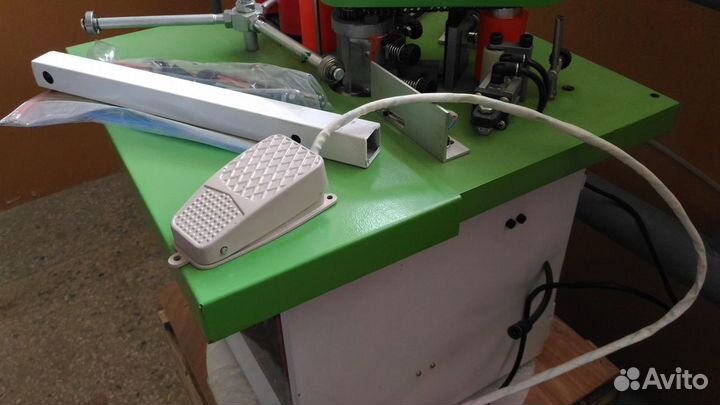 Кромкооблицовочный станок TS-50 с гильотиной