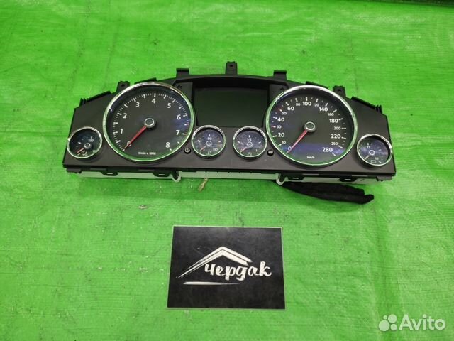 Панель приборов цветной экан VW Touareg 07-10