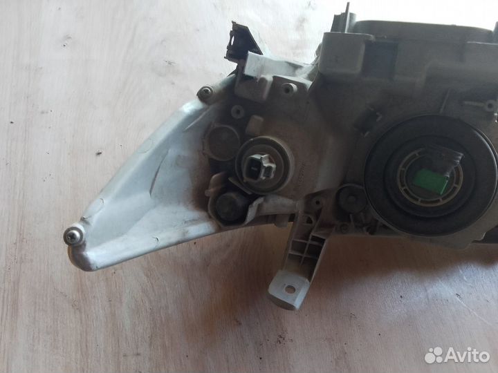 Фара правая Toyota Camry V40 галоген