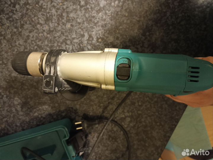 Ударная дрель makita hp2051