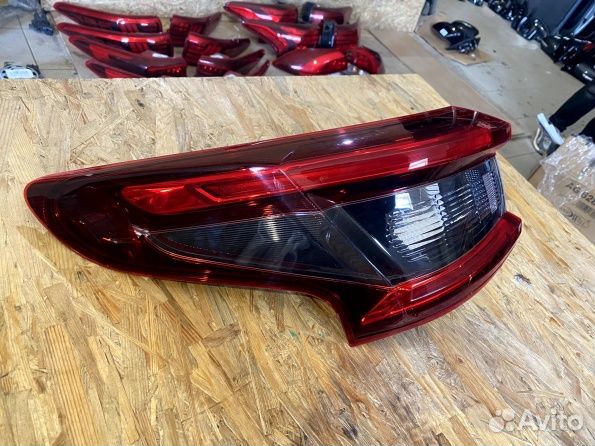 Фонарь задний левый Nissan Qashqai J11