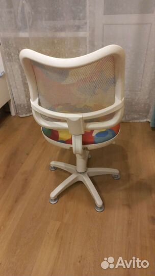 Компьютерное кресло для школьника