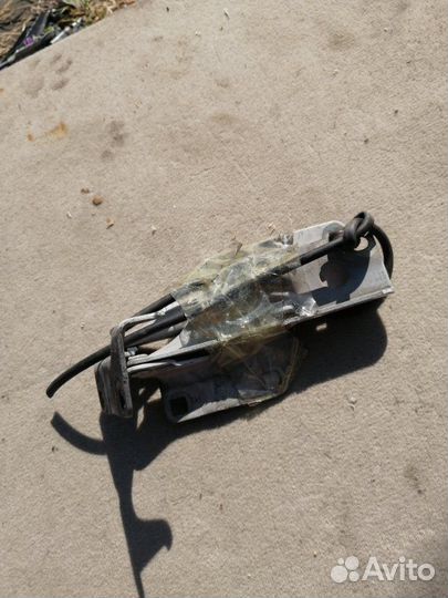 Петля капота Nissan Sunny FB15 2001