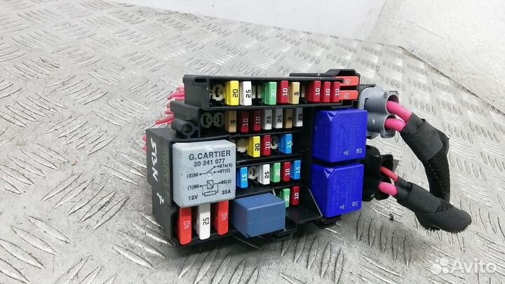 Блок предохранителей Renault Grand Scenic/Scenic