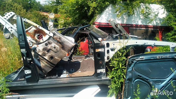 Лонжерон передний правый Audi A6 C4 94-97г