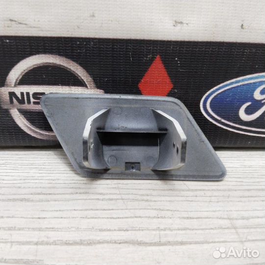 Крышка форсунки омывателя фар передняя левая Bmw