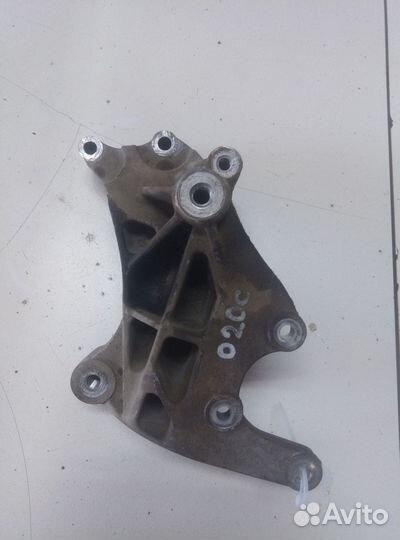 Mitsubishi Outlander II кронштейн гидроусилителя