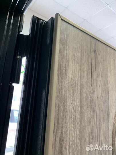 Дверь входная металлическая с терморазрывом