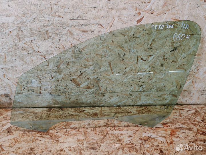 Стекло двери передней левой Peugeot 206