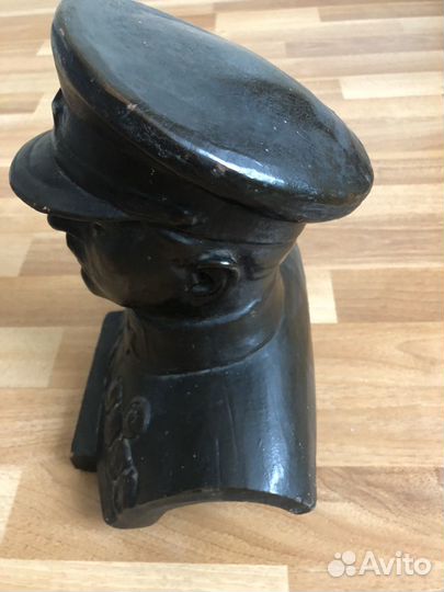 Бюст Ворошилова К.Е. 1936 год