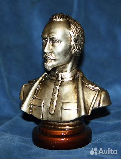 Бюст Дзержинского тонированный под бронзу гипс15см