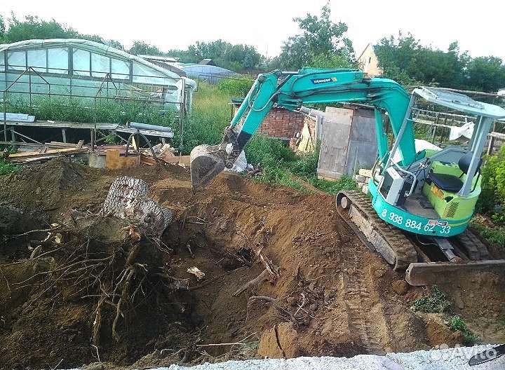 Мини-экскаватор