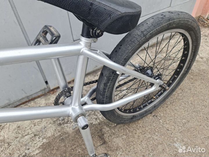 Трюковой велосипед BMX