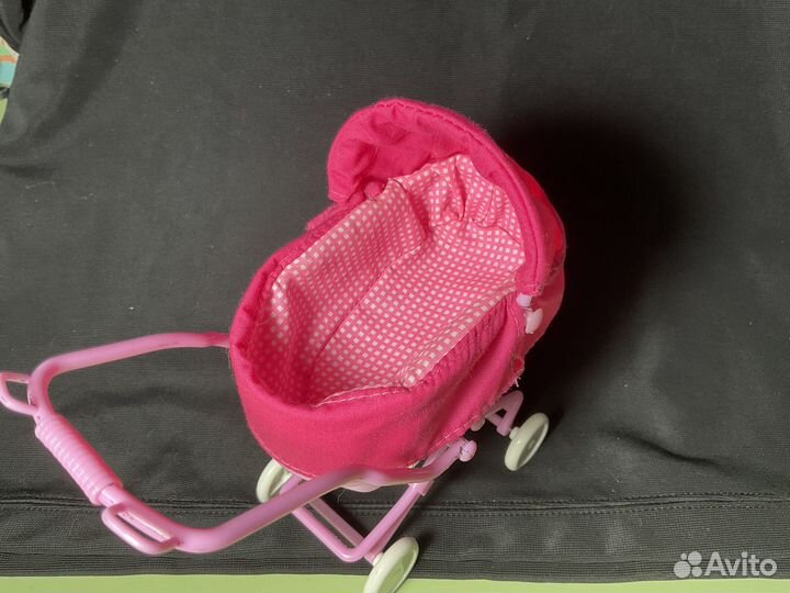 Коляска и пупсы