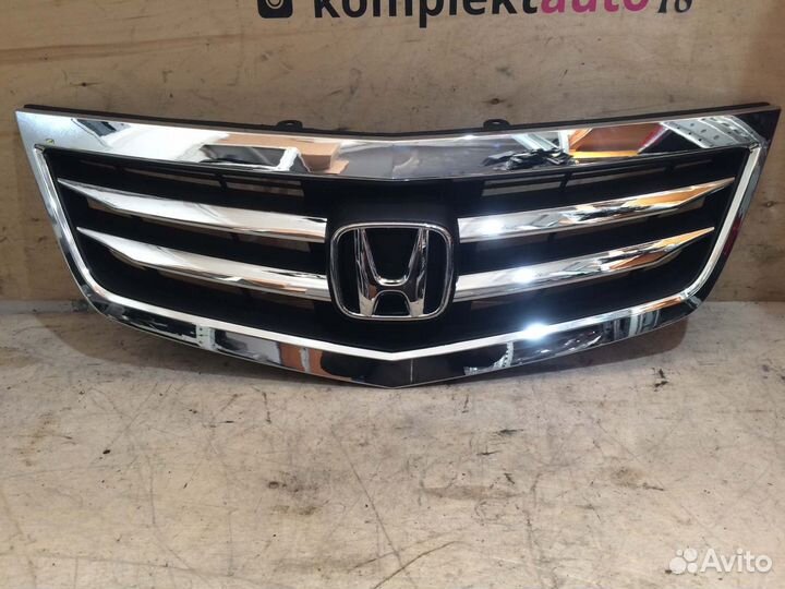 Решетка радиатора Honda Accord 8 2010-2012