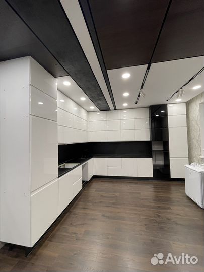 Кухни и шкафы