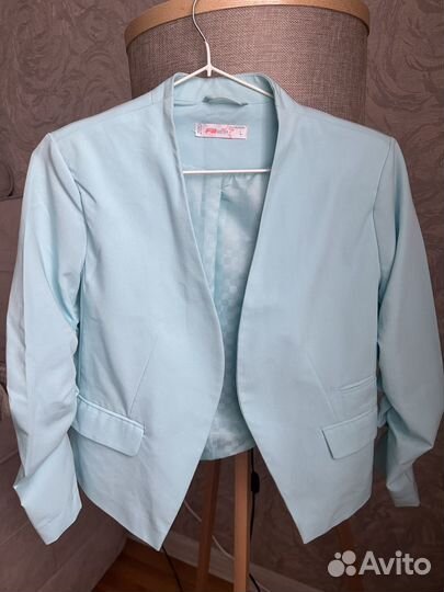 Пиджак женский укрроченный 48 размер L