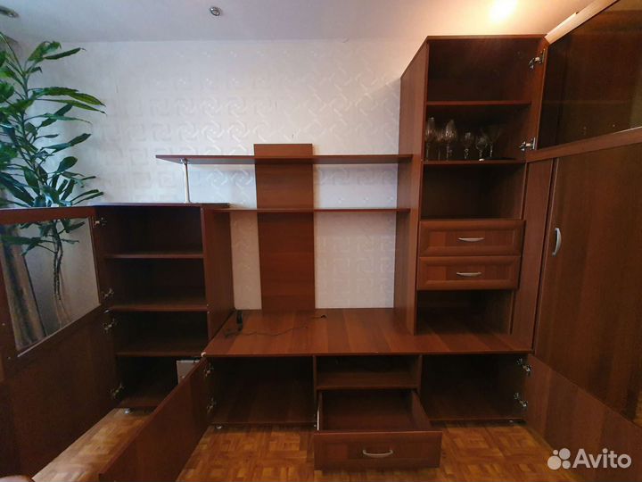 Стенка в гостиную бу