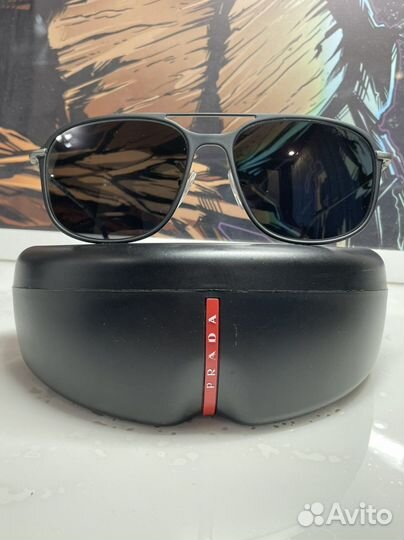 Солнцезащитные очки Prada