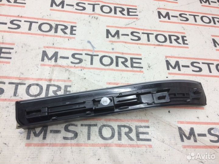 Накладка на порог салона задняя левая