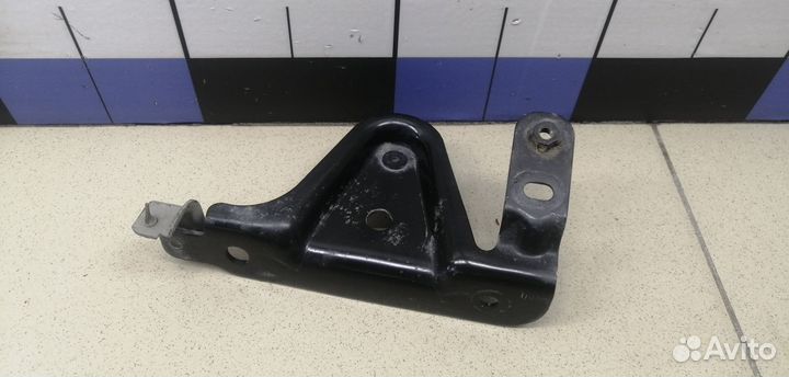 Кронштейн (сопут. товар) Land Cruiser (150) -Prado