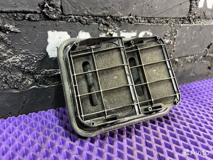 Клапан вентиляции задний правый Nissan X-Trail