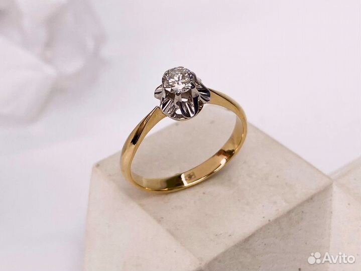 Золотое кольцо с бриллиантами 0,35 ct 750 пробы