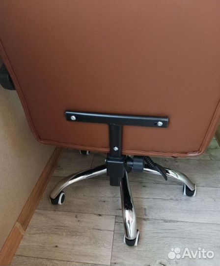 Кресло кожаное компьютерное новое