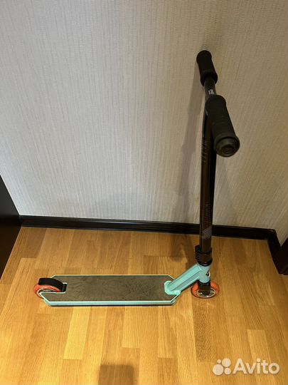 Самокат для фристайла черно-бирюзовый MF1.8 Oxelo