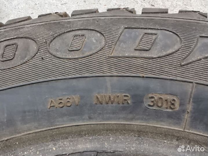 Goodyear Ultragrip 600 215/65 R16 98T