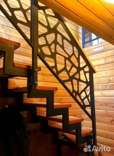 Перила деревянные с монтажем