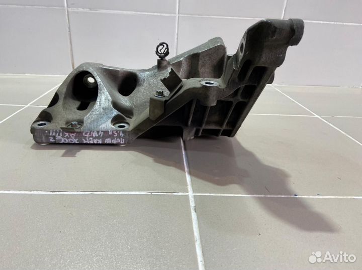 Кронштейн кондиционера Porsche Cayenne 1