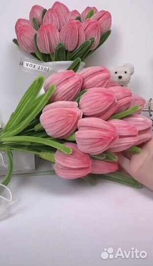 Букеты из атласных/синельных роз,тюльпанов и т.д