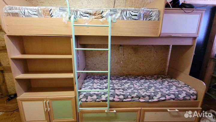 Двухъярусная кровать бу с матрасами