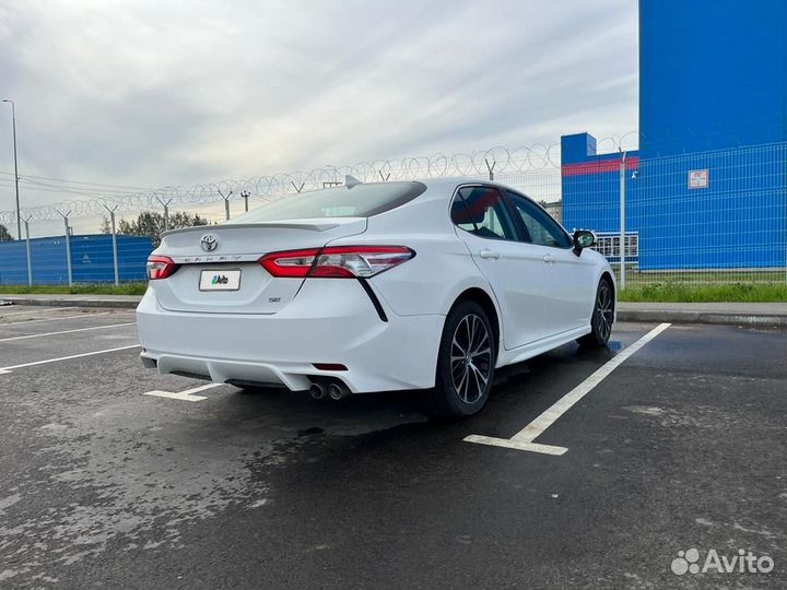 Toyota Camry 2.5 AT, 2019, битый, 80 000 км