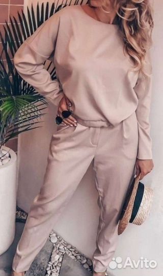 Костюм женский