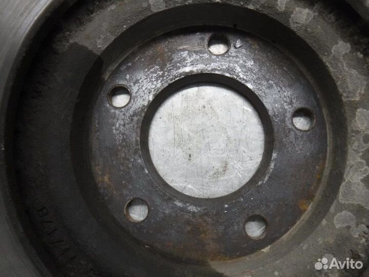 Тормозной диск передний левый Mitsubishi Outlander