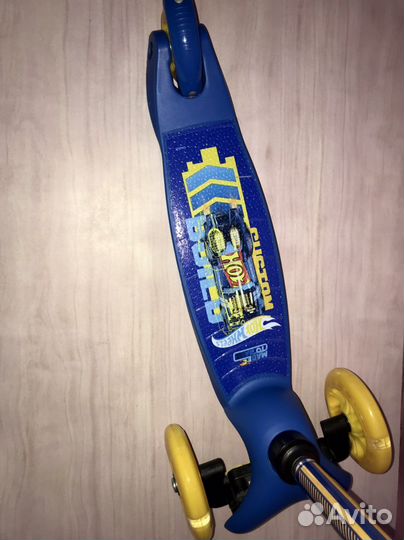 Самокат детский трехколесный Kreiss Hot Wheels