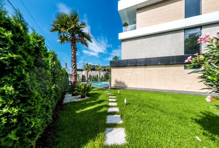 Дом 300 м² на участке 10 сот.