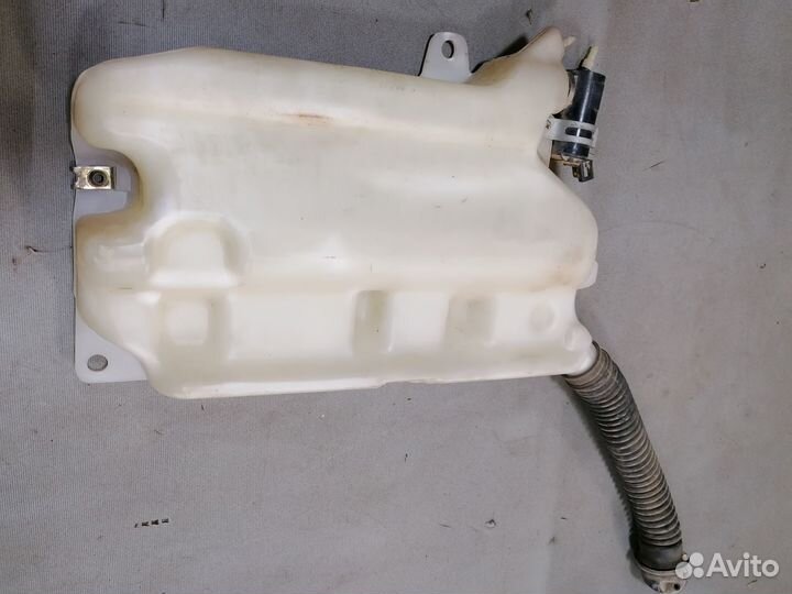 Бачок омывателя лоб.стекла Toyota Lite Ace 3Y 1989