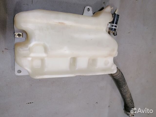 Бачок омывателя лоб.стекла Toyota Lite Ace 3Y 1989