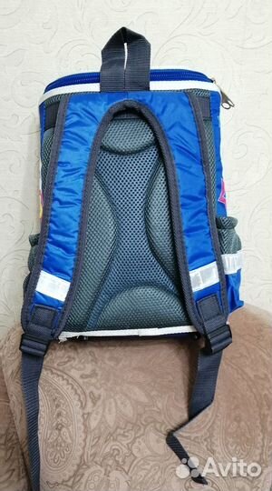 Портфель школьный новый