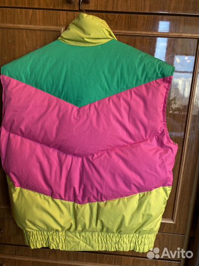 Жилет пуховой двухсторонний шведской фирмы Ahlens