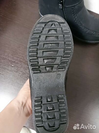 Ботинки женские 38 размера новые