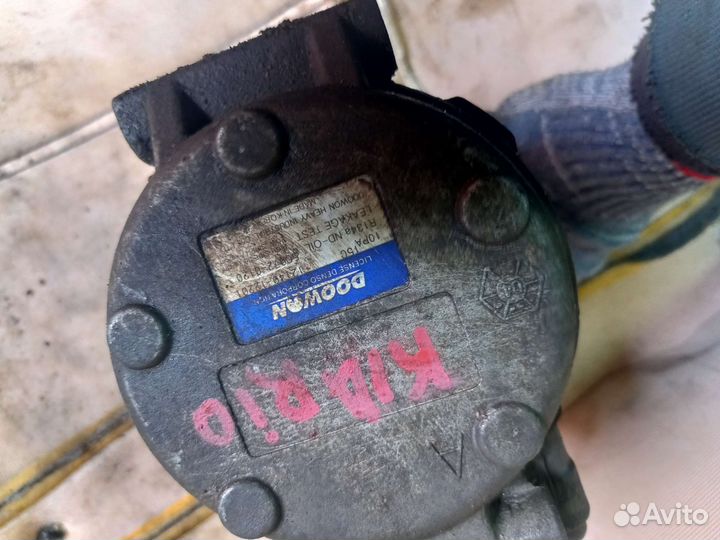 Компрессор кондиционера Kia Rio 1