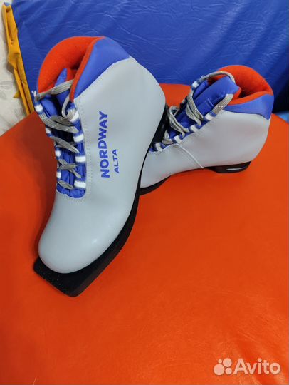 Лыжные ботинки, р. 36